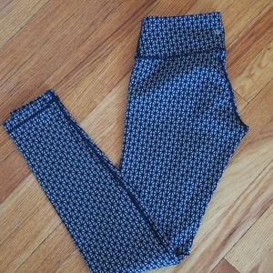 Lululemon pattern yoga pants